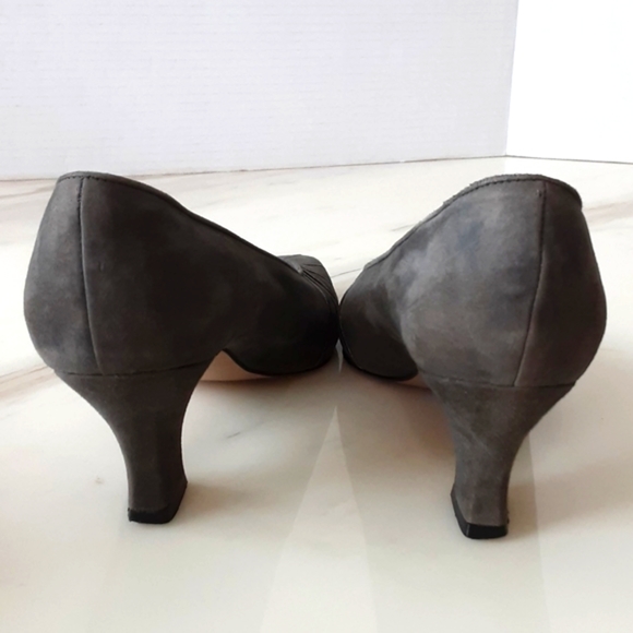 2 PAIR BUNDLE RANGONI OF FLORENCE SUEDE PUMPS GRAY AND BLACK SZ 5.5B - Picture 7 of 11